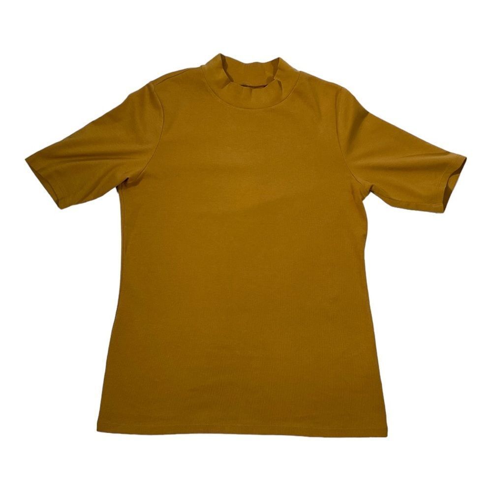 Uniqlo Women’s Size Medium Yellow Short Sleeve T -Shirt.